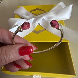 KENDRA SCOTT • Gold Ellms Cuff Bracelet in Bronze-Veined Red Magnesite